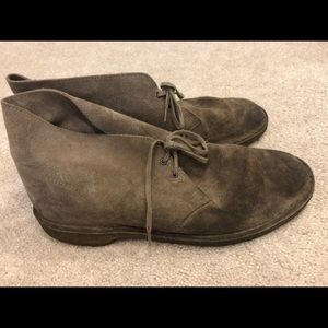 Casual Chukka dress shoes